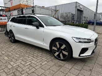Auto incidentate Volvo V-60 2.0 T6 Plug-in hybrid AWD Plus Bright 2023/6