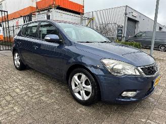 Unfallwagen Kia Cee d 1.4 CVVT X-ecutive 2010/1