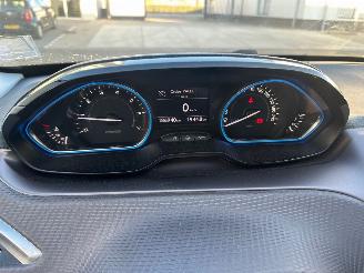 Peugeot 2008 1.2 VTi Allure Pack Premium Plus picture 10