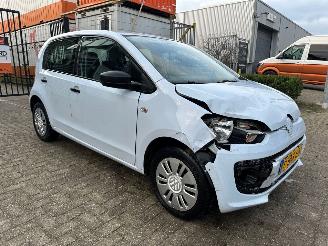 Auto incidentate Volkswagen Up! 1.0 take up! BlueMotion 2013/9