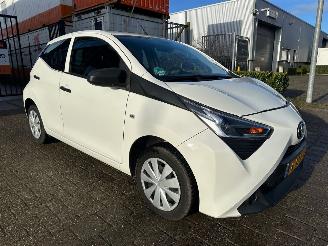 skadebil auto Toyota Aygo 1.0 VVT-i x-fun 2021/3