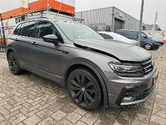 Coche accidentado Volkswagen Tiguan 1.5 TSI ACT Highline Business R 2019/12