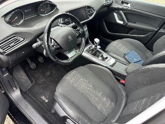 Peugeot 308 1.2 PureTech Blue Lease Premium picture 7