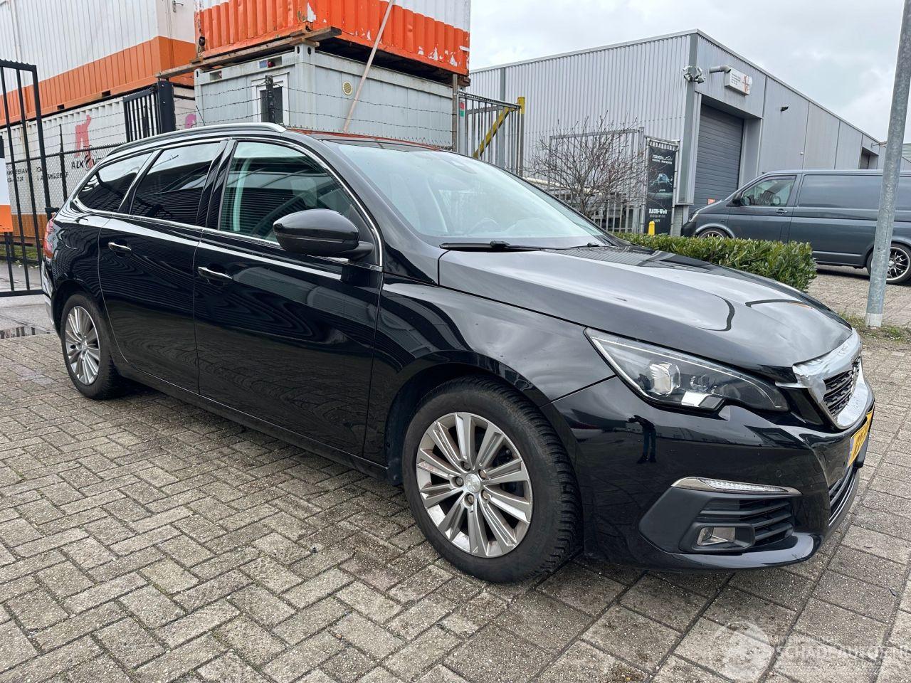 Peugeot 308 1.2 PureTech Blue Lease Premium