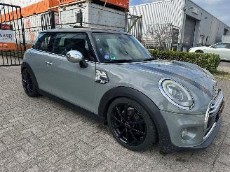 Unfallwagen Mini Cooper 1.5 First Born Edition 2014/10