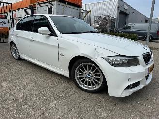 Schadeauto BMW 3-serie 318i Business Line Sport 2010/1