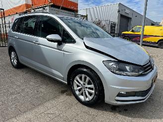 Unfallwagen Volkswagen Touran 1.2 TSI Trendline 7p 2018/2