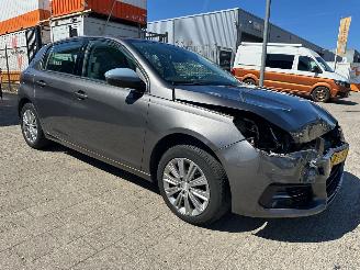 Unfallwagen Peugeot 308 1.2 PureTech Allure 2019/10