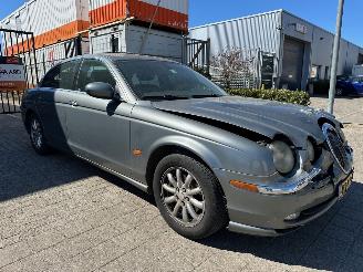 Voiture accidenté Jaguar S-type 3.0 V6 Executive 2003/1