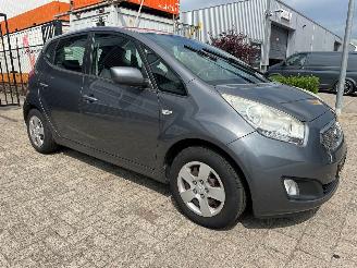 uszkodzony samochody osobowe Kia Venga 1.4 CVVT Comfort Pack 2011/8