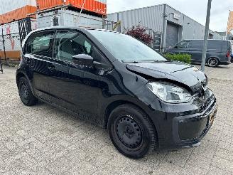 krockskadad bil auto Volkswagen Up! 1.0 BMT move up! 2017/7