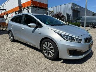 Unfallwagen Kia Cee d SZ-530-L 2018/6