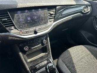 Opel Astra 1.2 Business Elegance picture 13