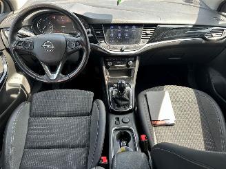 Opel Astra 1.2 Business Elegance picture 17