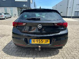 Opel Astra 1.2 Business Elegance picture 5