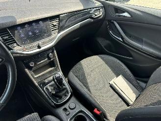 Opel Astra 1.2 Business Elegance picture 11