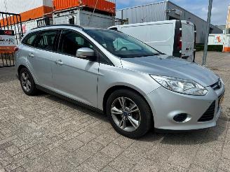 Coche accidentado Ford Focus Wagon 1.0 EcoBoost Edition 2013/12