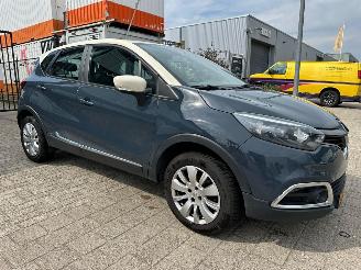 Unfallwagen Renault Captur 0.9 TCe Expression 2015/8