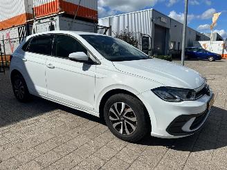 damaged passenger cars Volkswagen Polo 1.0 TSI Automaat Life Business 2022/9