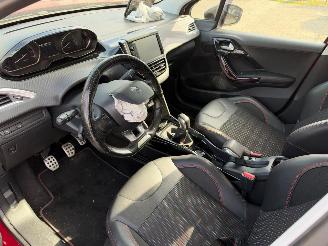 Peugeot 2008 1.2 PureTech GT-line picture 7