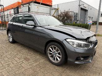Vaurioauto  passenger cars BMW 1-serie 118i High Executive 2018/9