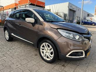 Damaged car Renault Captur 0.9 TCe Dynamique 2015/3