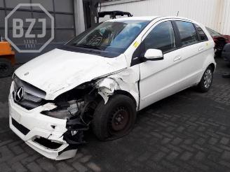 Vrakbiler auto Mercedes B-klasse B (W245,242), Hatchback, 2005 / 2011 1.5 B-160 16V 2011/0