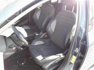 Peugeot 2008 2008 (CU), MPV, 2013 / 2019 1.6 Blue HDi 100 picture 6