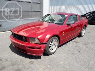 Vrakbiler auto Ford USA Mustang Mustang V, Coupe, 2004 / 2015 4.6 GT V8 24V 2005/5