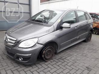 Vrakbiler auto Mercedes B-klasse B (W245,242), Hatchback, 2005 / 2011 2.0 B-180 CDI 16V 2010/0