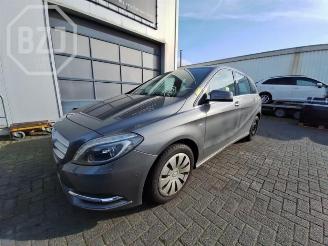 Vrakbiler auto Mercedes B-klasse B (W246,242), Hatchback, 2011 / 2018 1.6 B-200 BlueEFFICIENCY Turbo 16V 2012/6