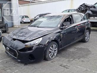 Vrakbiler auto Hyundai I-30 i30 (PDEB5/PDEBB/PDEBD/PDEBE), Hatchback, 2016 1.6 CRDi 16V VGT 2019/6