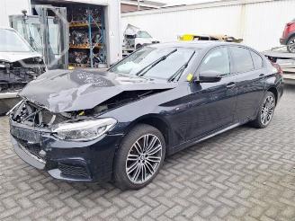 Vrakbiler auto BMW 5-serie 5 serie (G30), Sedan, 2016 523d 2.0 TwinPower Turbo 16V 2019/1