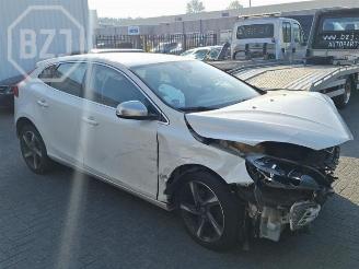 Volvo V-40 V40 (MV), Hatchback 5-drs, 2012 / 2019 1.6 T2 GTDi 16V picture 2