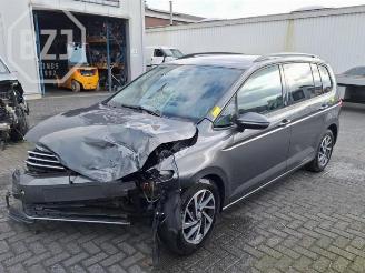 Vrakbiler auto Volkswagen Touran Touran (5T1), MPV, 2015 1.4 TSI 2018/8
