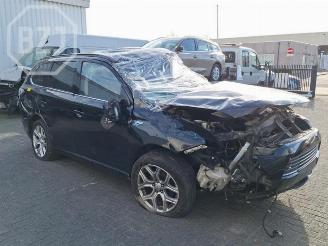 Mitsubishi Outlander Outlander (GF/GG), SUV, 2012 / 2022 2.0 16V PHEV 4x4 picture 2