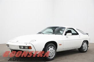 Salvage car Porsche 928 928, Coupe, 1977 / 1995 4.7 S2 1986/10