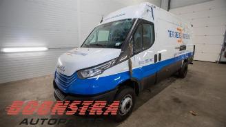 Vrakbiler auto Iveco Daily  2023