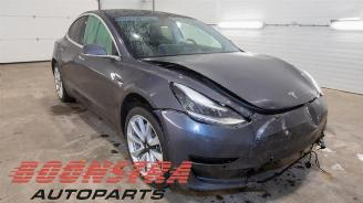 Vrakbiler auto Tesla Model 3 Model 3, Sedan, 2017 Long Range AWD 75 kWh 2019/12