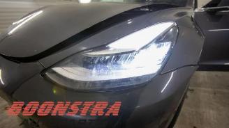 Tesla Model 3 Model 3, Sedan, 2017 Long Range AWD 75 kWh picture 9