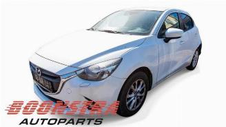 Coche siniestrado Mazda 2 2 (DJ/DL), Hatchback, 2014 1.5 SkyActiv-G 90 2014