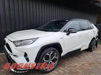 Coche siniestrado Toyota Rav-4 RAV4 (A5), Terreinwagen, 2018 2.5 Plug-in Hybrid 16V AWD 2021/11