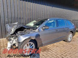 Autoverwertung Skoda Octavia Octavia Combi (NXAC), Combi 5-drs, 2019 1.0 TSI e-TEC 12V 2024/6