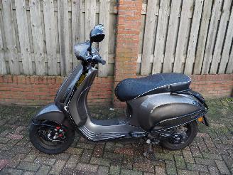 dañado ciclomotor Vespa  Sprint 4Takt Snor 2015/6