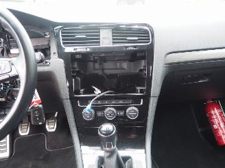 Volkswagen Golf 1.0 TSI Trendline picture 11