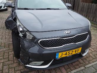 Voiture accidenté Kia Niro 1.6 firs edition hybrid 2017/1