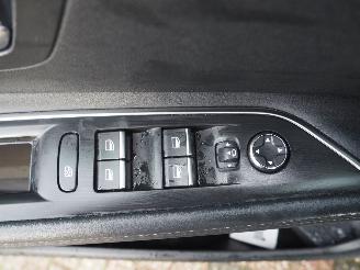 Peugeot 3008 1.6 Hybrid 225 GT picture 33