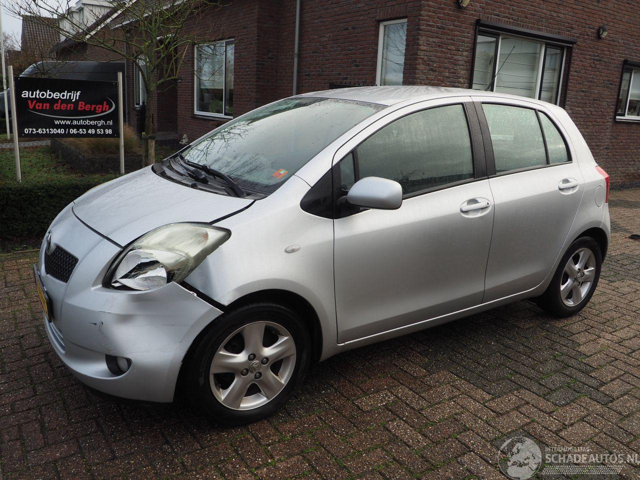 Toyota Yaris 1.3 VVTi Luna