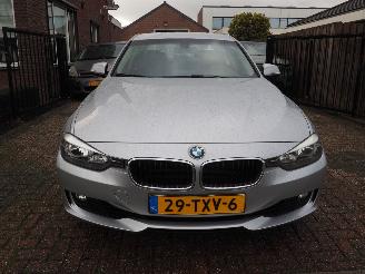 BMW 3-serie 320i High executive picture 2