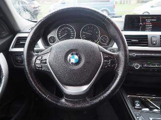 BMW 3-serie 320i High executive picture 14